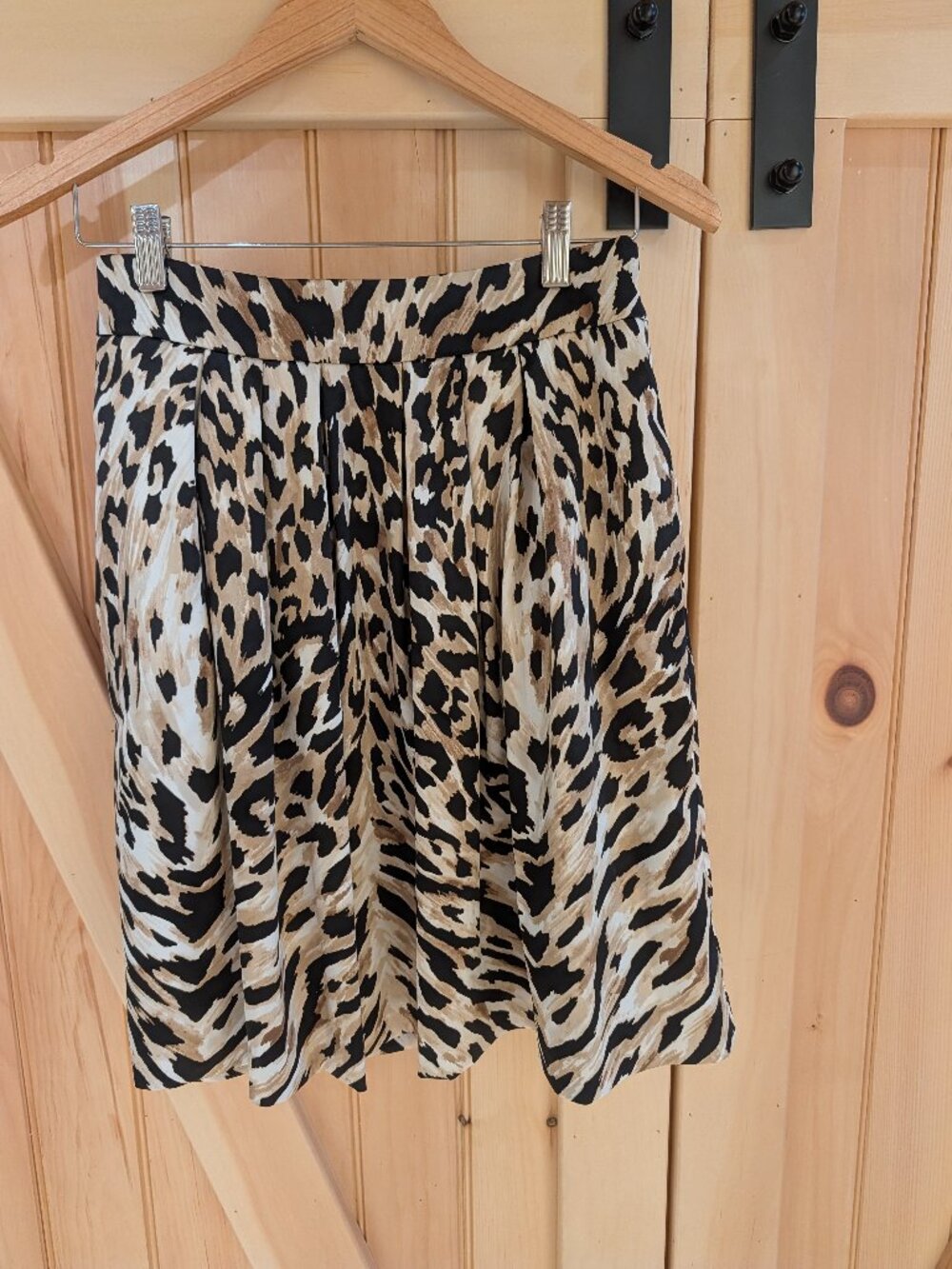 White House Black Market Animal Print Pleated A-Line Skirt Size 0